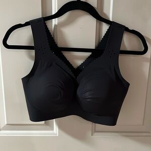 Evelyn & Bobbie -Black M NWOT